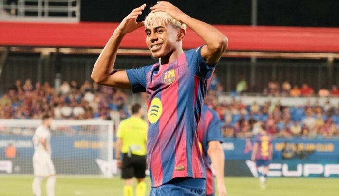 Lamine Yamal bersama Barcelona