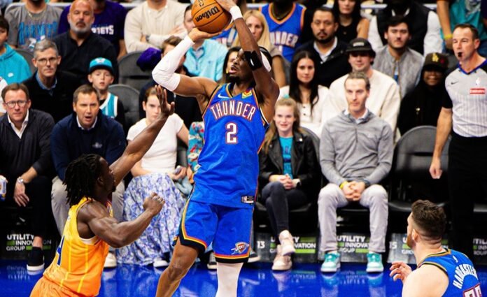Oklahoma City Thunder saat melawan Charlotte Hornets pada lanjutan NBA