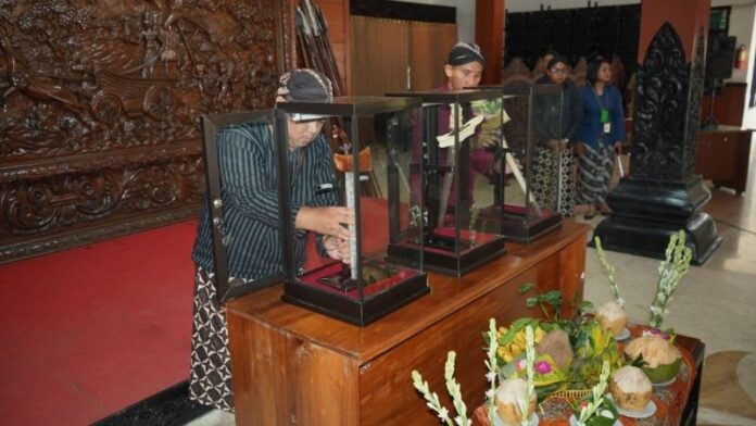 Pameran Keris Nusantara - Holopis