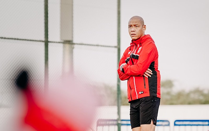 Pelatih Timnas U-17 Indonesia Nova Arianto saat melatih Skuad Garuda Muda di Piala Dunia U-17 2025
