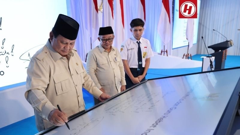 Peluncuran Program Digitalisasi Pembelajaran untuk Indonesia Cerdas - Holopis (3) Peluncuran Program Digitalisasi Pembelajaran untuk Indonesia Cerdas - Holopis (3)