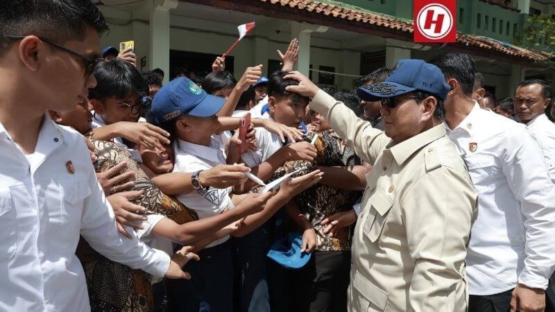 Peluncuran Program Digitalisasi Pembelajaran untuk Indonesia Cerdas - Holopis (4) Peluncuran Program Digitalisasi Pembelajaran untuk Indonesia Cerdas - Holopis (4)