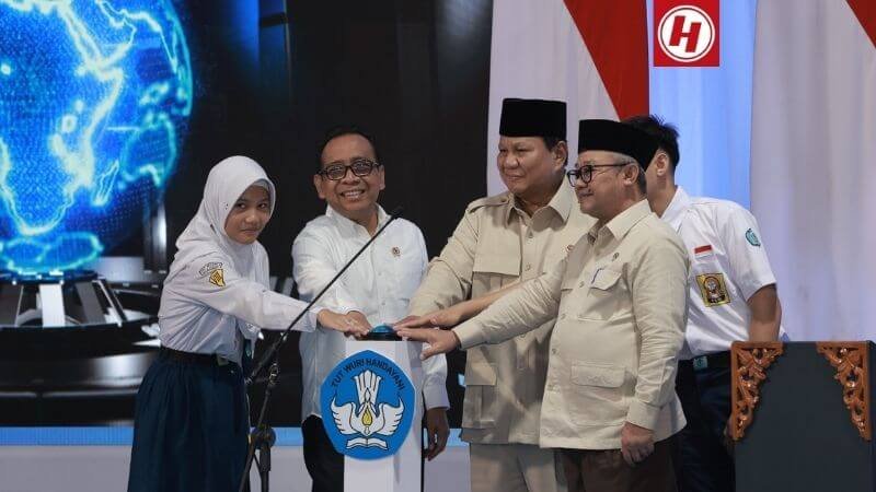 Peluncuran Program Digitalisasi Pembelajaran untuk Indonesia Cerdas - Holopis (5) Peluncuran Program Digitalisasi Pembelajaran untuk Indonesia Cerdas - Holopis (5)