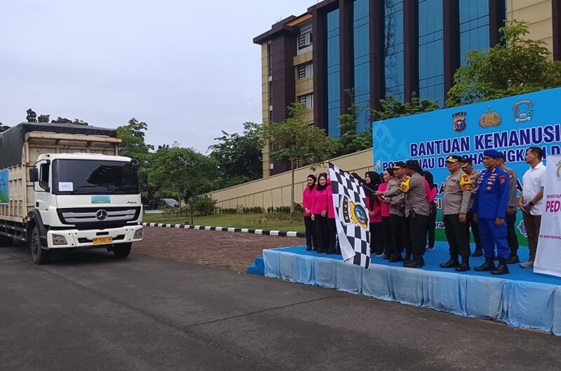 Polda Riau Kirim Bantuan Kemanusiaan (1)