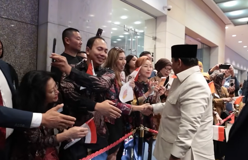 Prabowo Disambut Hangat Para Diaspora Saat Tiba di Shangri-La Sydney 1 Prabowo Salami Diaspora di Sydney - Holopis