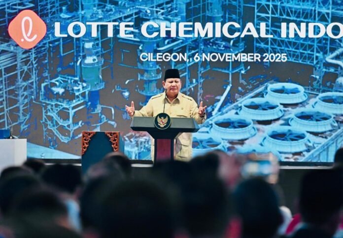 Presiden Prabowo Subianto di acara peresmian pabrik Lotte Chemical Indonesia (LCI) di Kota Cilegon, Provinsi Banten - Holopis