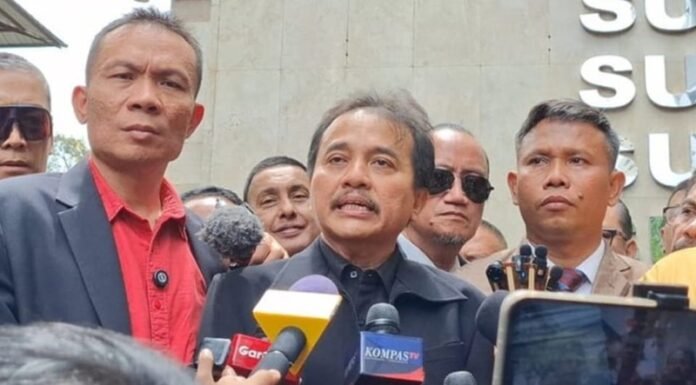 Roy Suryo, Rismon Sianipar, dan Dr. Tifa Diperiksa HolopisRoy Suryo, Rismon Sianipar, dan Dr. Tifa Diperiksa -Holopis