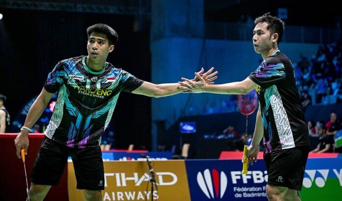 Sabar-Reza, ganda putra badminton Indonesia yang lolos ke final Hylo Open 2025 - Holopis