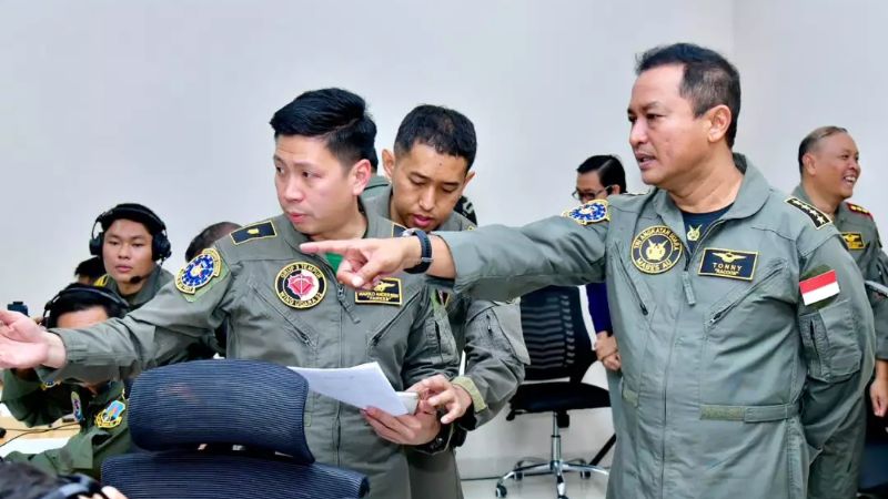 KSAU Marsekal TNI Tonny Harjono﻿ dalam Mission Oriented Training (MOT)._Holopis
