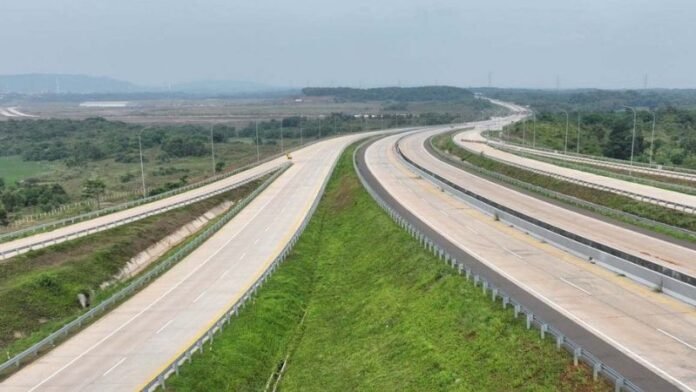 Tol Jakarta–Cikampek (Japek) II Selatan - Holopis