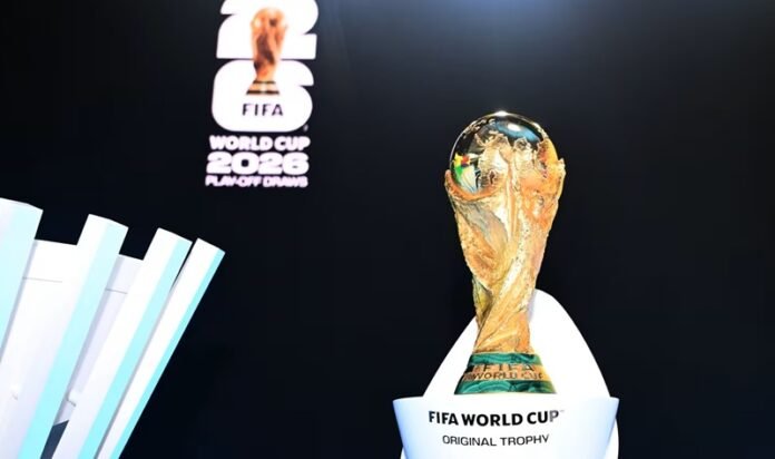 Trofi Piala Dunia 2026 - Holopis