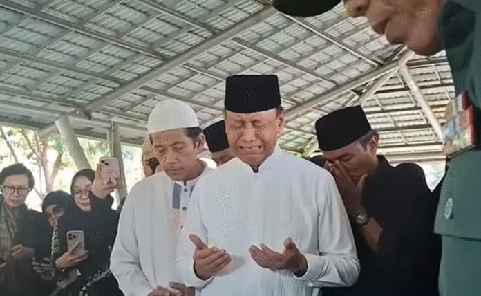 Wiranto Menangis