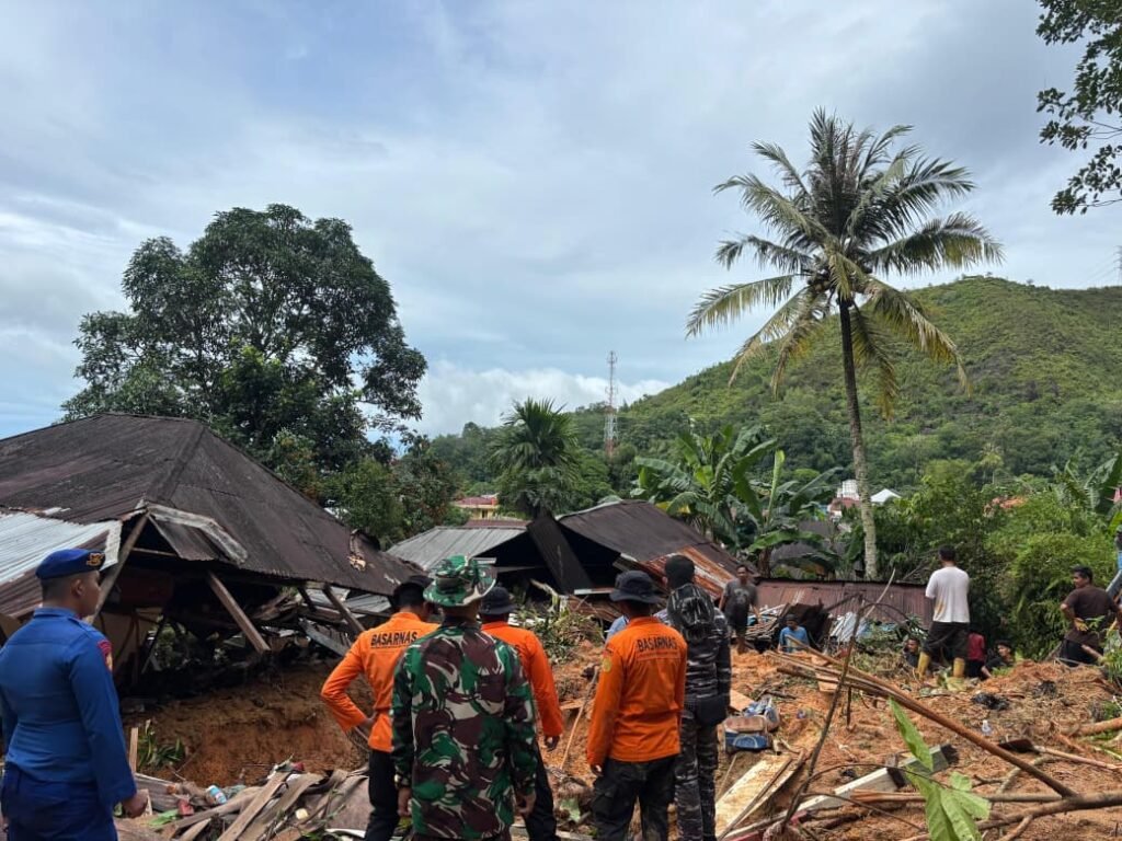 Bencana banjir dan longsor di Sibolga dan Tapanuli Tengah.HOLOPIS