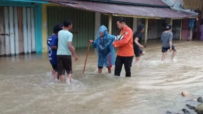 Banjir di Padang Pariaman, Sumatera Barat_HOLOPIS.