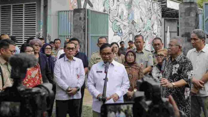 Gubernur DKI Pramono Anung di kampus IKJ, Cikini.-Holopis.