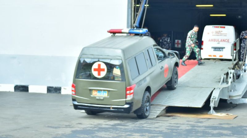 Bantuan Jumbo TNI AL untuk Sumatera, KSAL Tegaskan Warga Korban jadi Prioritas 2 TNI kerahkan mobil ambulans untuk bantu korban bencana di Aceh, Sumut dan Sumbar._HOLOPIS