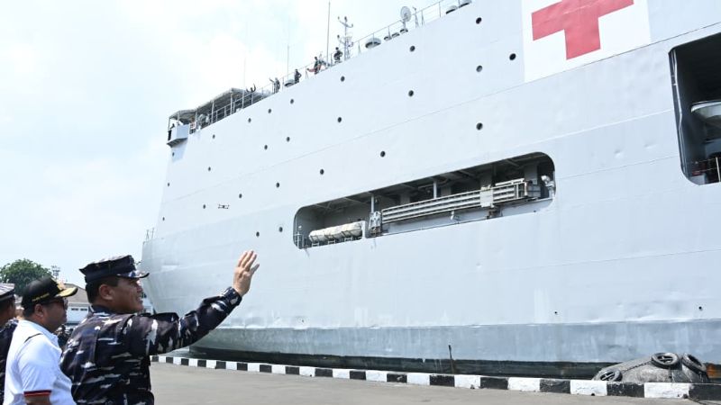 Bantuan Jumbo TNI AL untuk Sumatera, KSAL Tegaskan Warga Korban jadi Prioritas 1 TNI AL kerahkan KRI dan helikopter untuk bantu korban bencana di Aceh, Sumut dan Sumbar._HOLOPIS