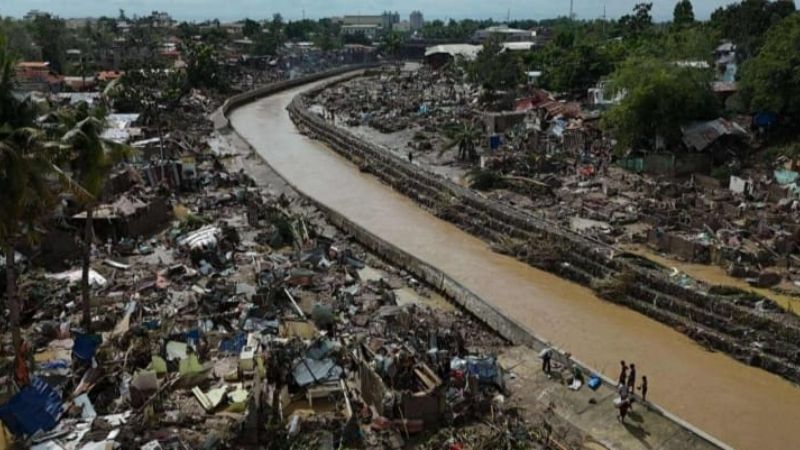 Kondisi di salah satu wilayah Filipina pasca Topan Kalmaegi._HOLOPIS