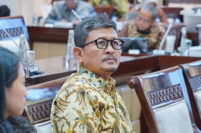 Amin AK Komisi XI DPR RI - Holopis
