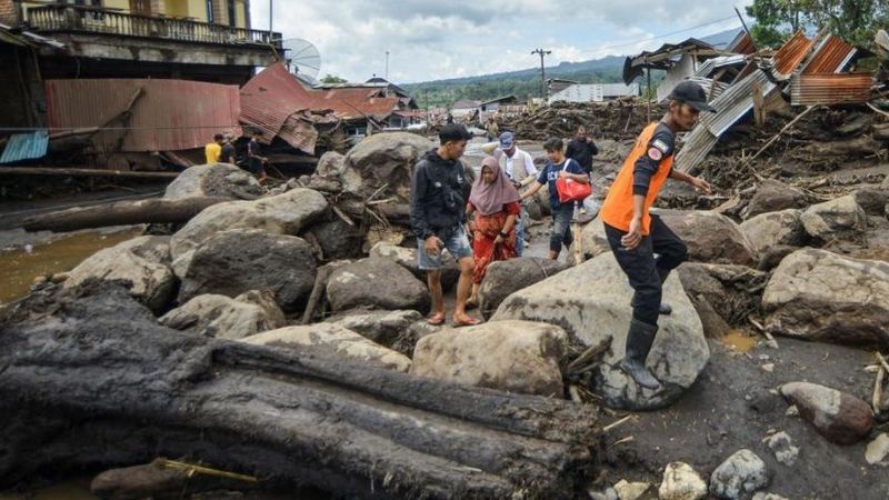 Banjir Bandang Agam Sumatera Barat - Holopis