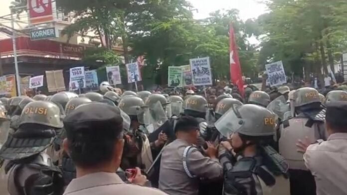 Demo Peringati HUT OPM di Makassar - Holopis