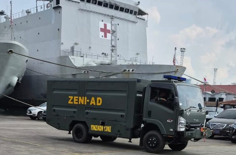 Distribusi Bantuan Pasukan dan Logistik TNI AD ke Sumatera (1)