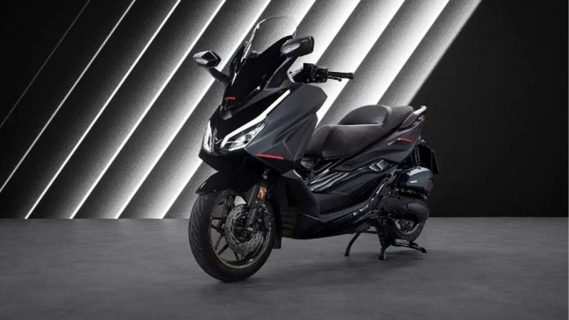 Honda Forza 125 - Holopis