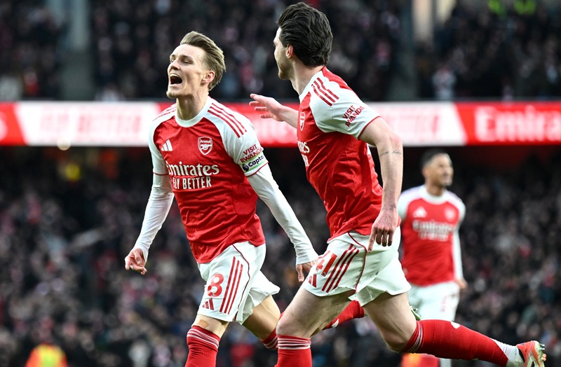 Martin Odegaard selebrasi gol di laga Arsenal vs Brighton pada Boxing Day Liga Inggris - Holopis