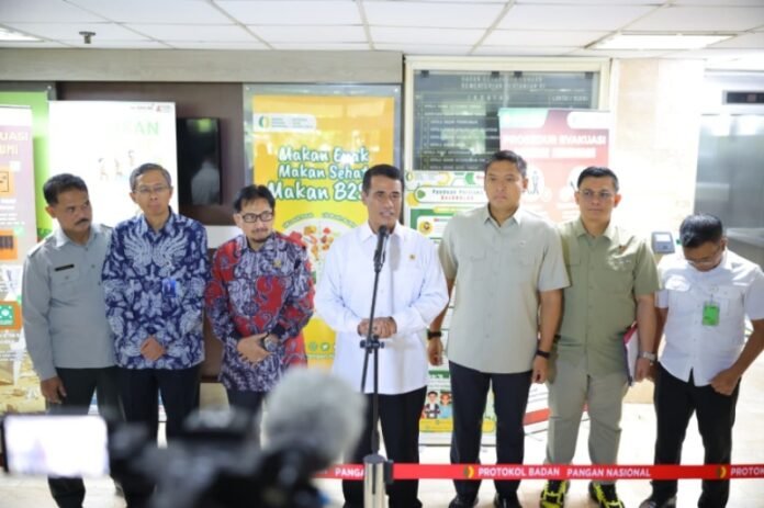 Mentan Amran tegaskan kepatuan HET - Holopis