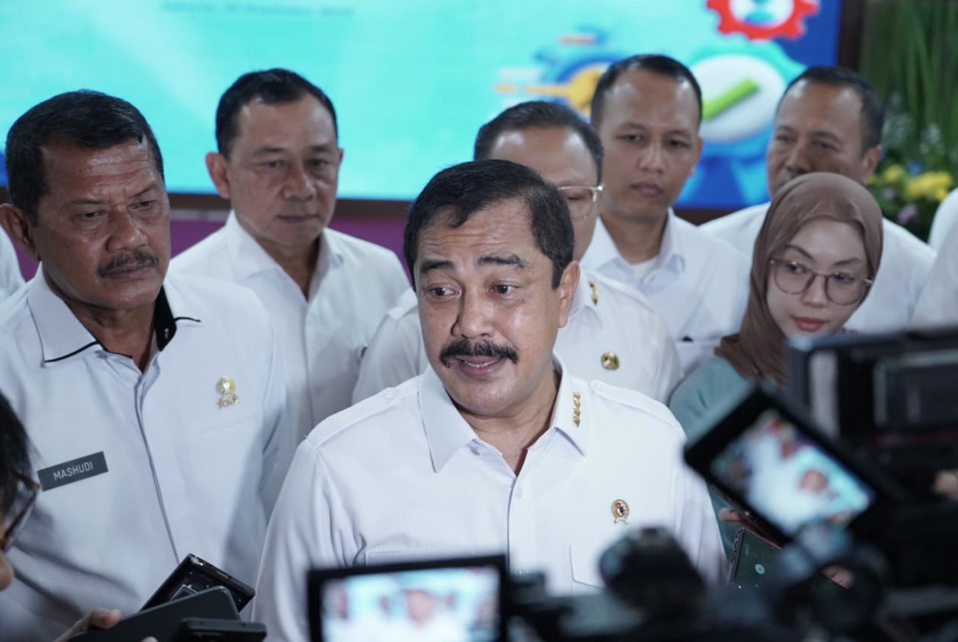 Menteri Imipas Agus Andrianto - HOLOPIS