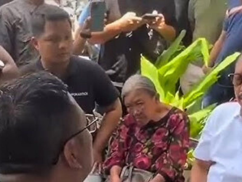 Nenek Elina