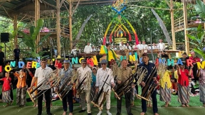 Peresmian Angklung Living Museum - Holopis Peresmian Angklung Living Museum - Holopis