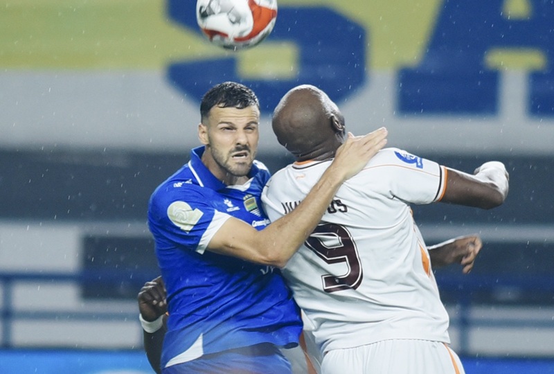 Persib vs Borneo FC di laga pembuka pekan ke-15 Super League - Holopis