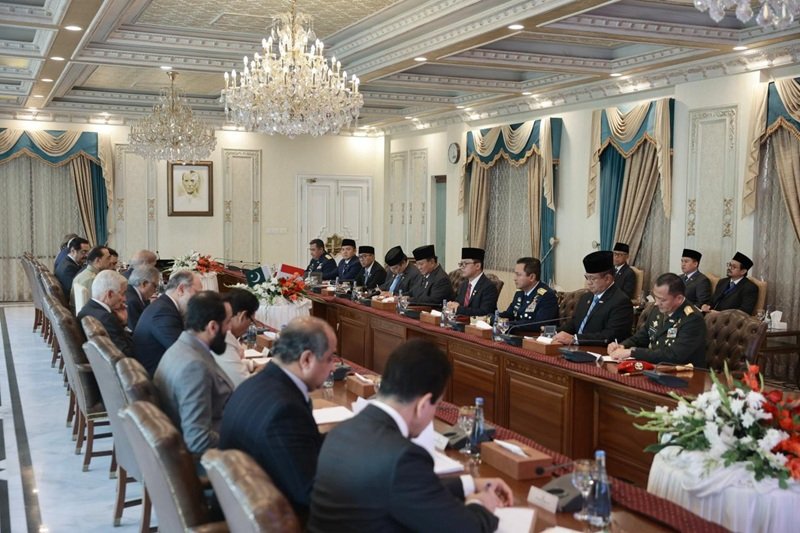 Pertemuan bilateral Presiden Prabowo Subianto dan PM Pakistan Shehbaz Sharif - Holopis