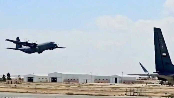 Pesawat Angkut Hercules TNI AU - Holopis