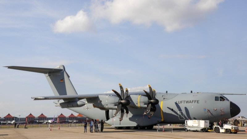 Pesawat angkut berat Airbus A400M - Holopis