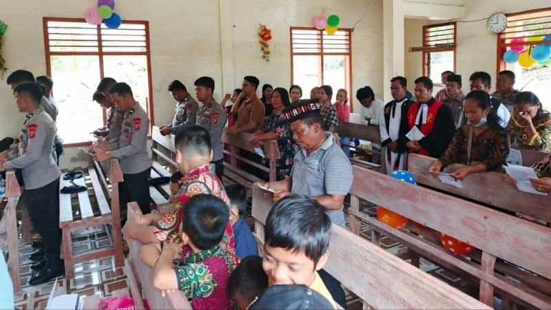 Polda Sumut Sulap Posko Bencana Jadi Gereja 2 - Holopis