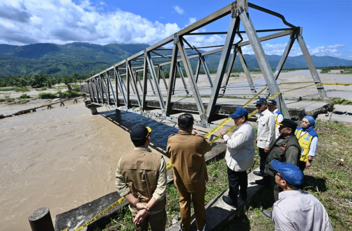 Prabowo Tinjau Infrastruktur Terdampak Banjir - HOLOPIS
