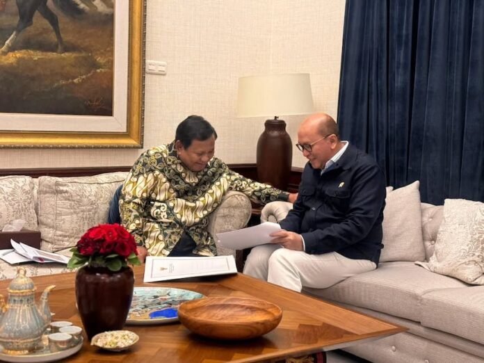 Prabowo bersama Rosan - HOLOPIS