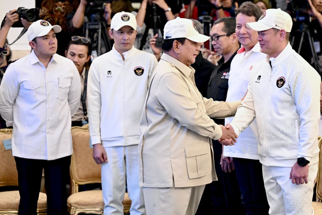 Presiden Prabowo Berangkatkan Kontingen Indonesia Menuju SEA Games Thailand 2025 1 Prabowo dan Ketua Raja Sapta Oktohari