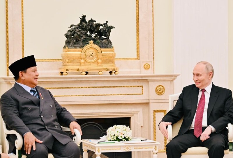 Presiden Prabowo Subianto saat melakukan pertemuan bilateral dengan Presiden Vladimir Putin di Istana Kremlin - Holopis