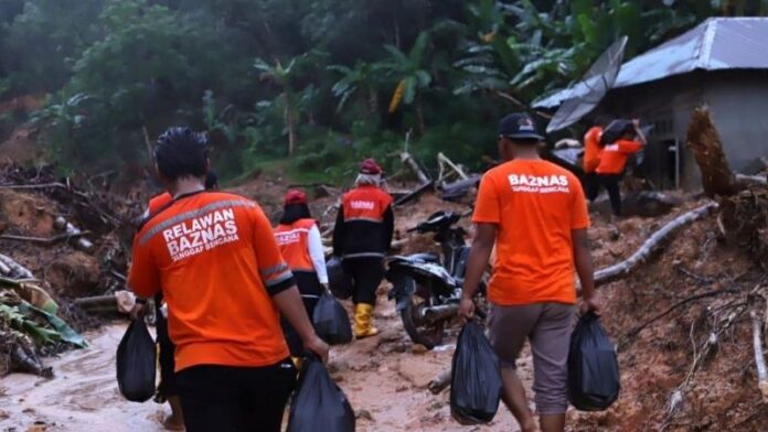 RedDoorz Peduli Bencana Sumatra - Holopis