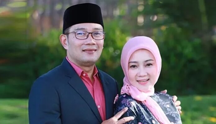 Ridwan Kamil dan Atalia Praratya Holopis.com