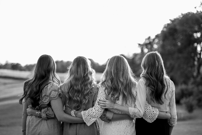Sisterhood - Holopis