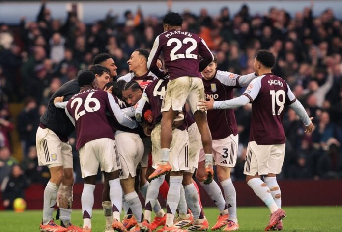 Skuad Aston Villa selebrasi gol lawan Arsenal - Holopis