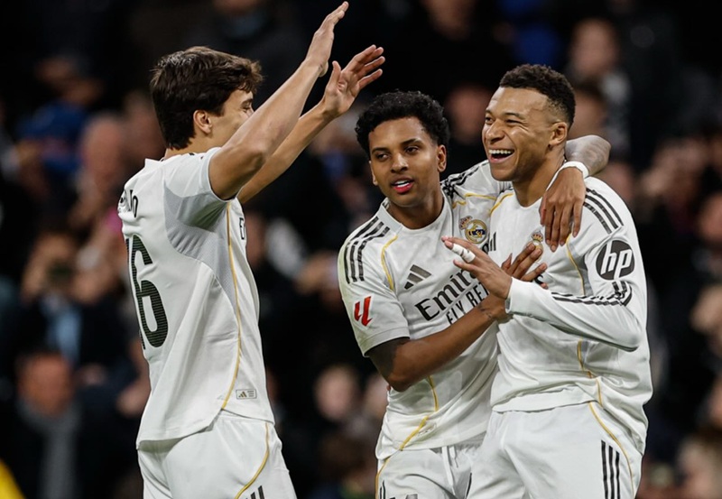 Skuad Real Madrid selebrasi gol lawan Sevilla - Holopis