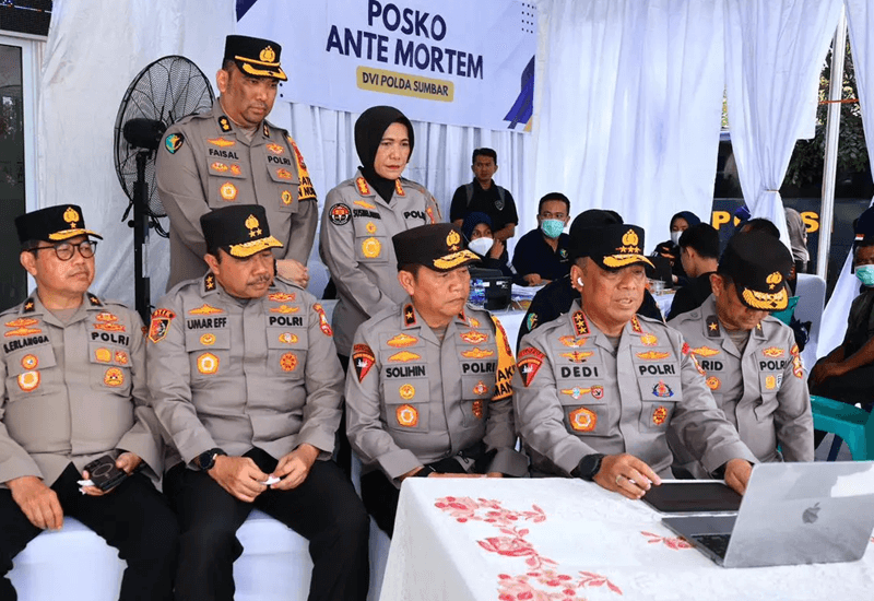 Wakapolri Tinjau Posko Antemortem Sumatera Barat