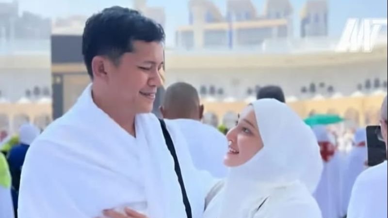 Bupati Aceh Selatan Mirwan MS umrah di tengah bencana._HOLOPIS