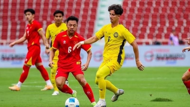 Laga Vietnam U-22 vs Malaysia U-22 di SEA Games 2025._-HOLOPIS