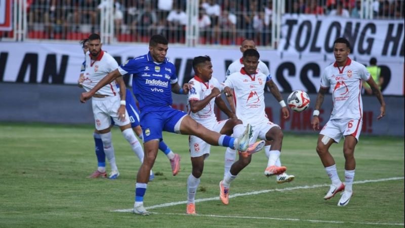 Laga Malut United vs Persib Bandung di Ternate_HOLOPIS